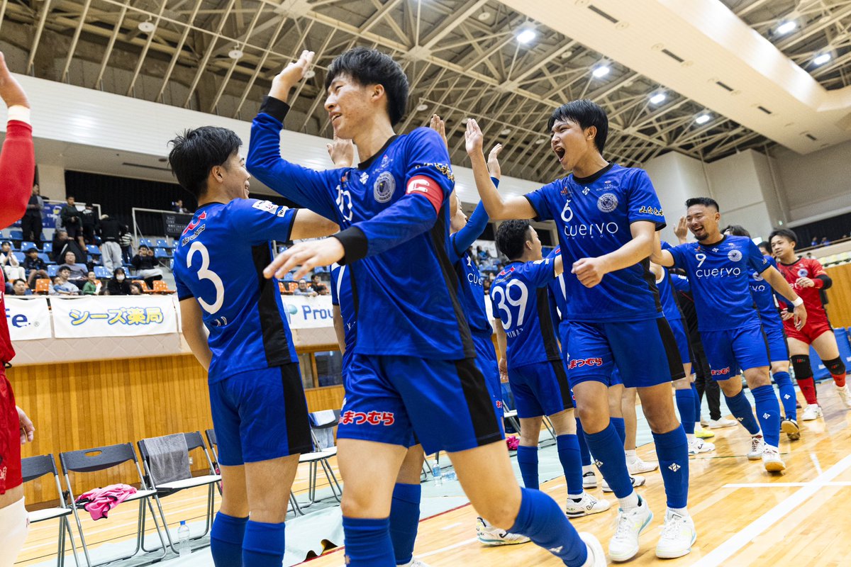 npo_hamada_fc's tweet photo. メットライフ生命f.leagueDivision2
supported by (有)セントラルスポーツ
11.02(SUN).Sec.13
🆚#ミラクルスマイル新居浜

2-0(1-0)…Win!!!

得点
No.9布田 有祐
No.39江間 陽向

来場者数
712名（クラブ最多観客数）

Fリーグ100試合出場達成
No.8三浦 祐人&amp; No.9布田 有祐

#ポルセイド浜田 https://t.co/un7wCnFOYZ