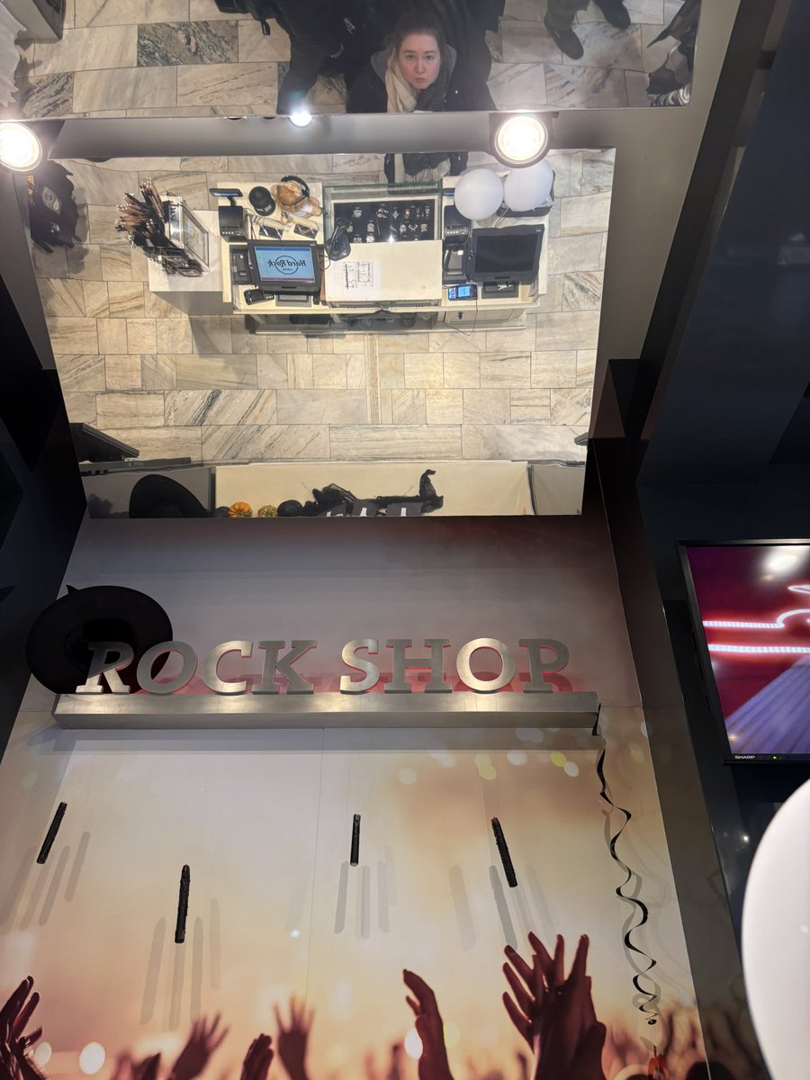 The last few weeks weren’t easy, but time with friends helped. Feeling a bit more like myself again. ♥️