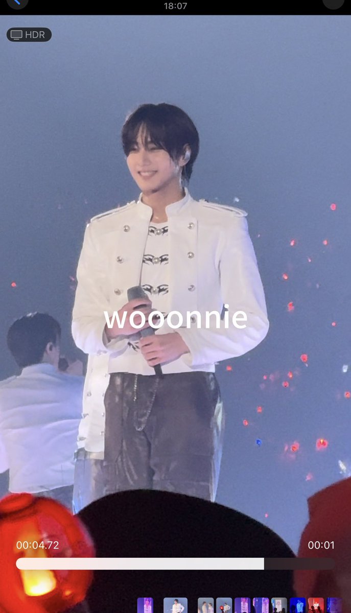 오늘 진짜 너무 예쁘다... 옷도 예쁘고 얼굴도 예쁘고 머리도 예쁘고🥺🥺💖