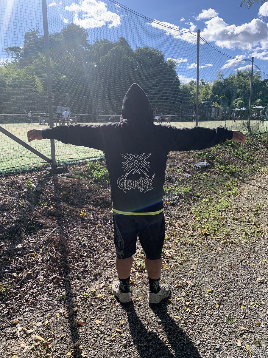 Rigen324's tweet photo. ガンギレパーカーと
靴下履いてテニス🎾の
試合で優勝したよ

勝因はわたしの得意な
スライスショットが
いつもよりキレキレガンギレ
だったからかなぁ～(´・ω・｀)

オープンレベル優勝に向けて
今後もガンギレ(*・ω・)ﾏｽ♪

#テニス
#テニス男子ダブルス中級
#インスピリッツ
#GUNGIRE https://t.co/lOJSs9I0aG