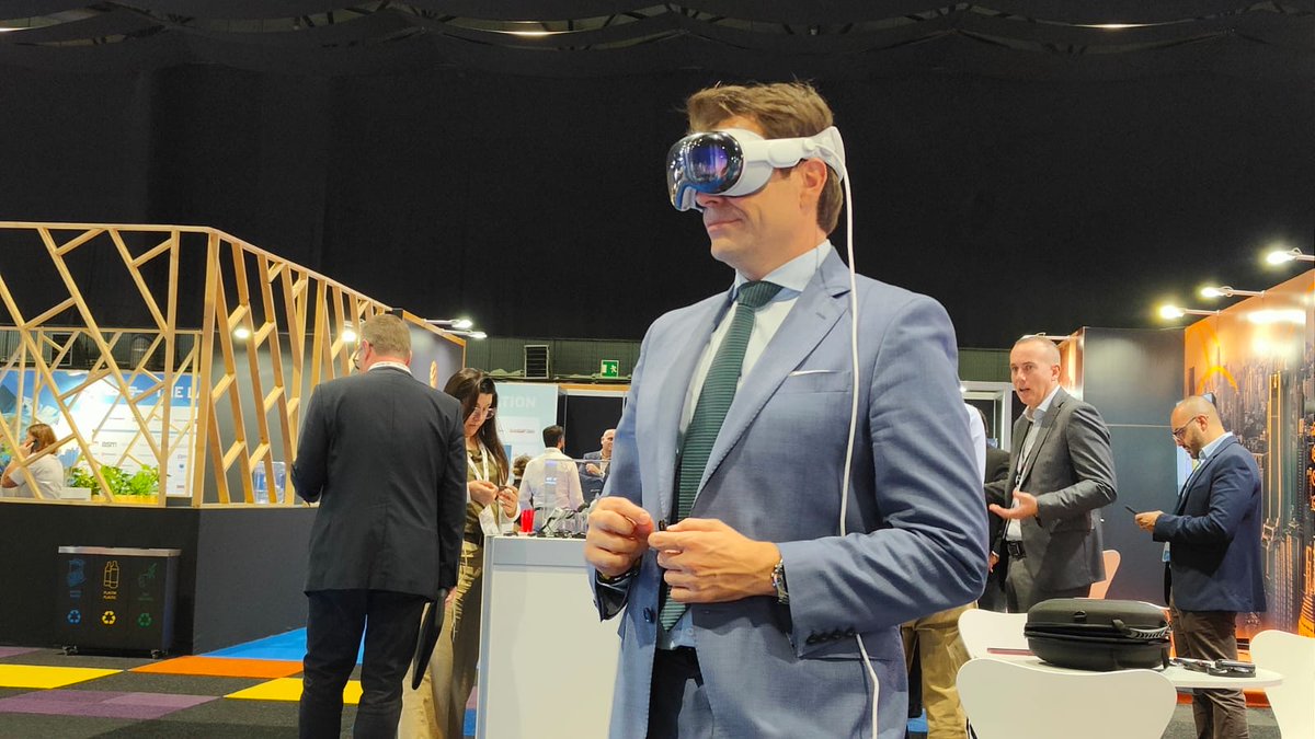 SebkaTechnology's tweet image. 🚀 Nuestro CEO, Jorge Robles del Salto, ha sido reconocido como uno de Los 25 Profesionales Más Innovadores del Sector Turístico 🏆 en la primera edición de los galardones impulsados por @ilunionhotels en colaboración con @tecnohotelnews. 🌍✨

💡 Este reconocimiento celebra a…