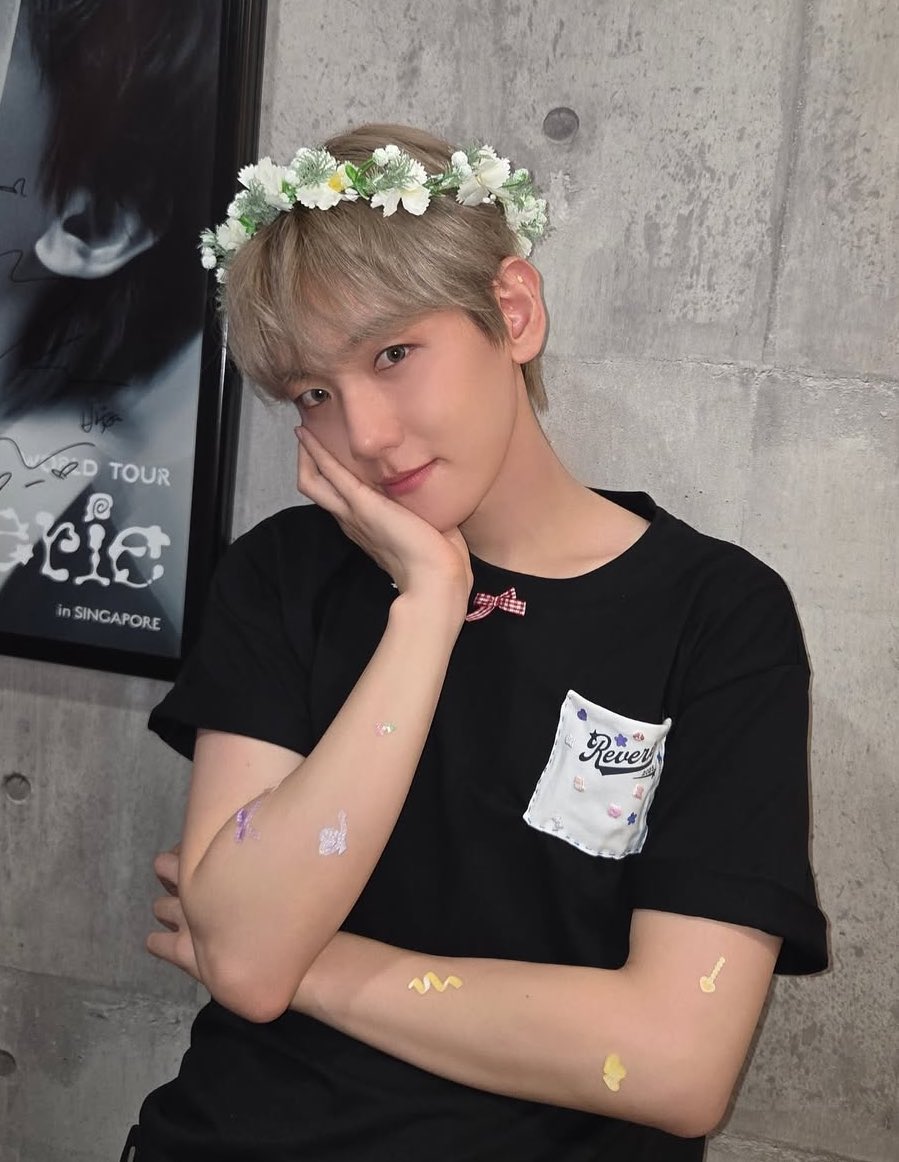 XEXOLParallel's tweet photo. 1 Repost = 1 Vote
1 Reply = 1 Vote

Reply with the hashtag: 
I vote for #BAEKHYUN #2025MAMAVOTE https://t.co/uBHR4ZOHaG