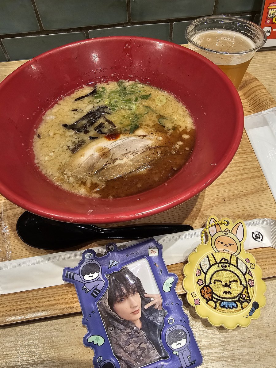 カイちゃんと初めて会ったのが一年前の今日💕忘れられないソウルコンの時のトレカとらーめん🍜😋