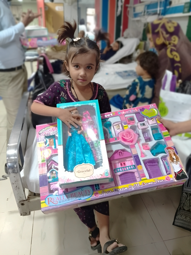 MakeAWishPK's tweet image. Make-a-wish team visited Civil Hospital to grant the most cherished wishes of children which brought this shining smile to their faces. 

#makeawish #charityevent #nonprofitorganization #givingback #MakeADifference #wishgranted #Hope #JoyfulMoments #inspiration