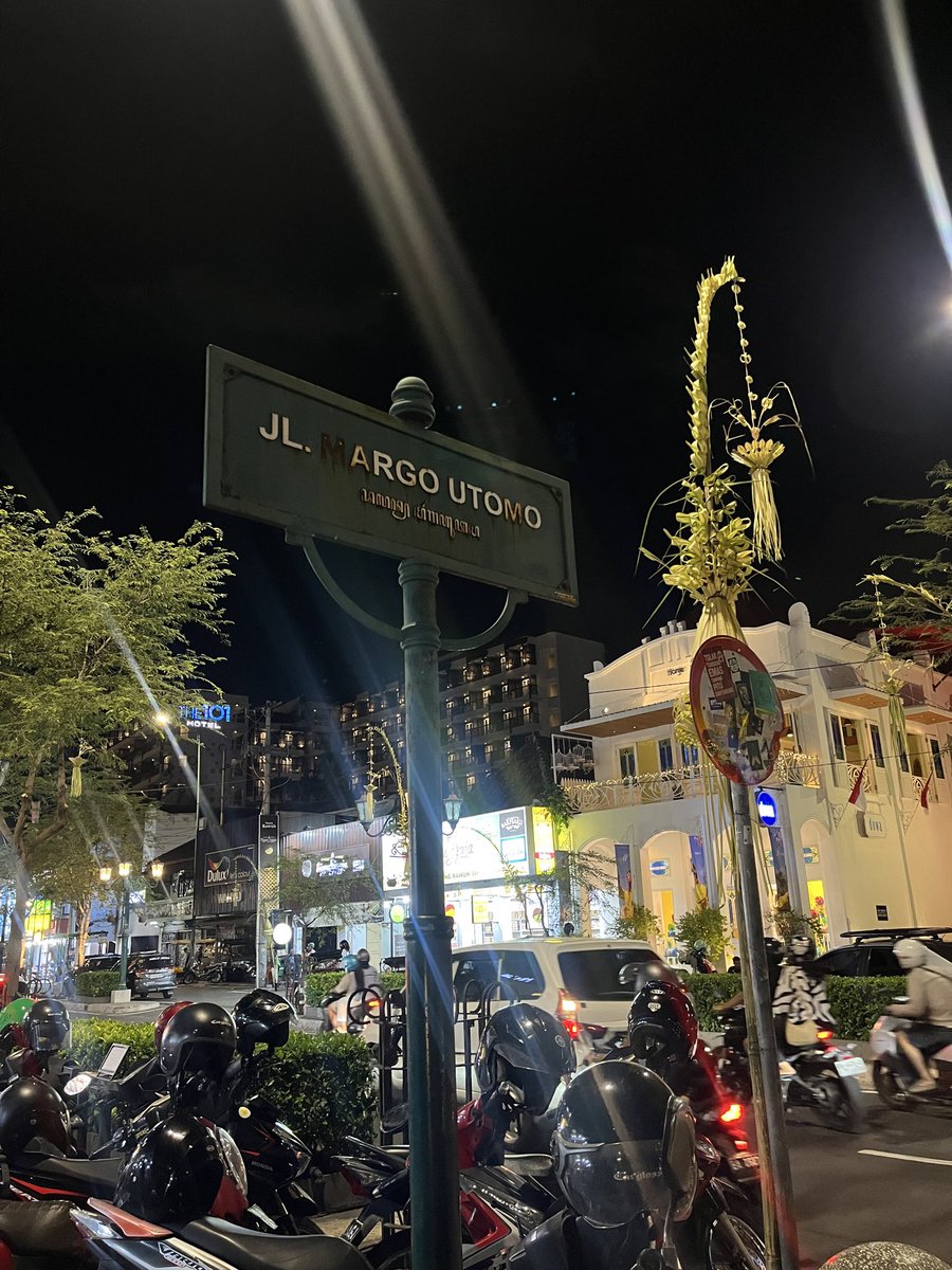 Deansaurus's tweet image. Deymmm