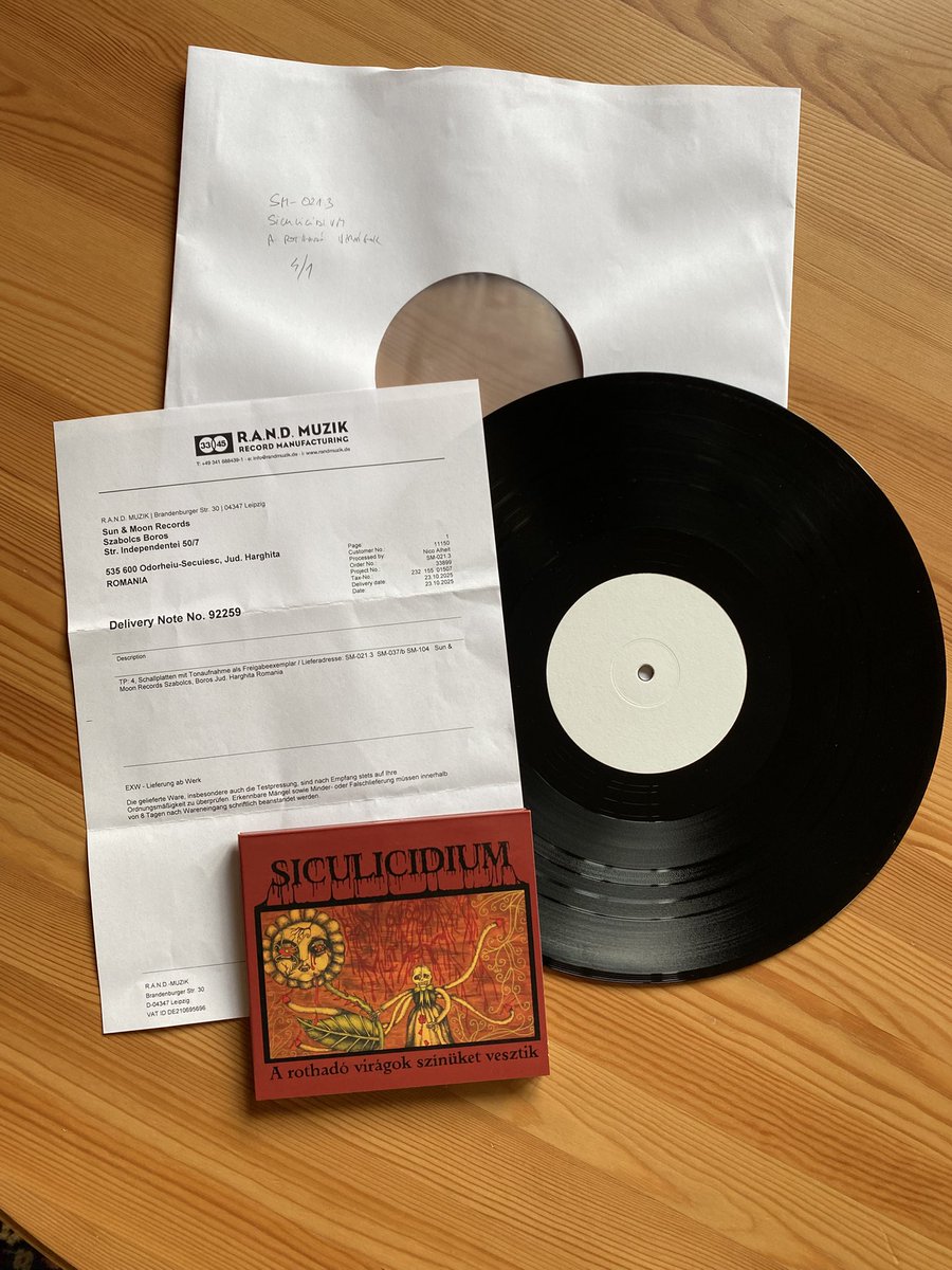 sunmoonrecords's tweet image. New vinyl test presses! Real art on real format! 
@MerzbowOfficial // Siculicidium // Selbst 
#sunandmoonrecords #siculicidium #merzbow #selbst #vinyl #testpressing #onlyanalogisreal