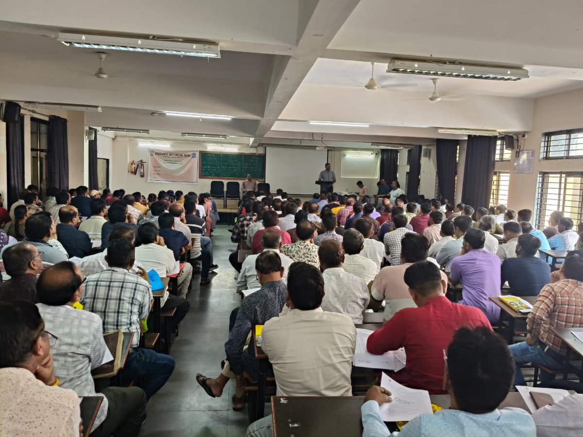 ચૂંટણી પંચ ધ્વારા જાહેર કરેલ SIR કાર્યક્રમ અન્વયે આજ રોજ ૩૨-બાયડ વિધાનસભા મતવિસ્તારના બાયડ તાલુકાના બીએલઓ, બીએલઓ સુપરવાઇઝર તથા કર્મચારીઓને તાલીમ તથા માર્ગદર્શન આપવામાં આવ્યું. <a href="/CollectorArv/">Collector & District Magistrate, Arvalli</a> <a href="/DdoArvalli/">DDO Arvalli Modasa</a> <a href="/AravalliGog/">Info Aravalli GoG</a>