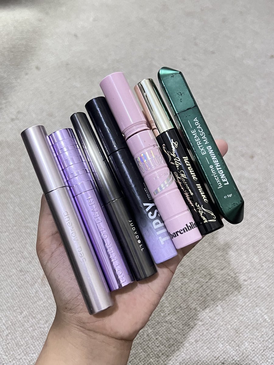 h0neymilktea_'s tweet photo. rate and review my mascara collection⤵️ https://t.co/06jyAwojMS