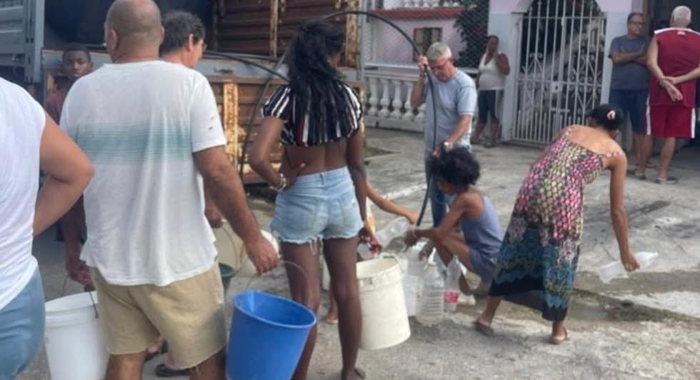 Esta es la Cuba “potencia” que el castrismo lleva años vendiendo, han engañado a las democracias de occidente y algunos otros han decidido mirar a otro lado. Ya fue suficiente, son 66 años de miseria, represión y muerte. Los Cubanos merecen vivir con dignidad #CubaEstadoFallido