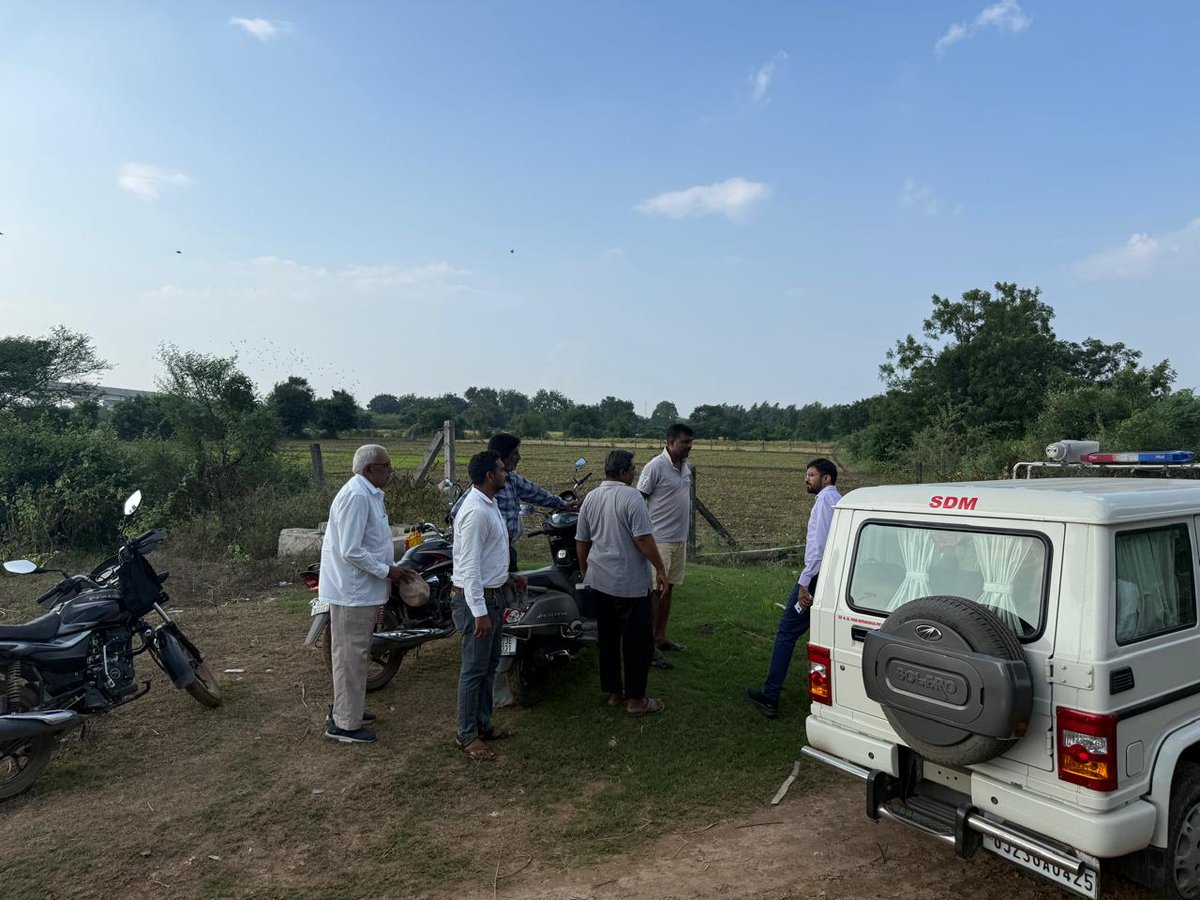 Visited various farms checking ongoing Crop surveys.
<a href="/CollectorAnd/">Collector and DM Anand</a>
<a href="/DDO_Anand/">DDO Anand</a>