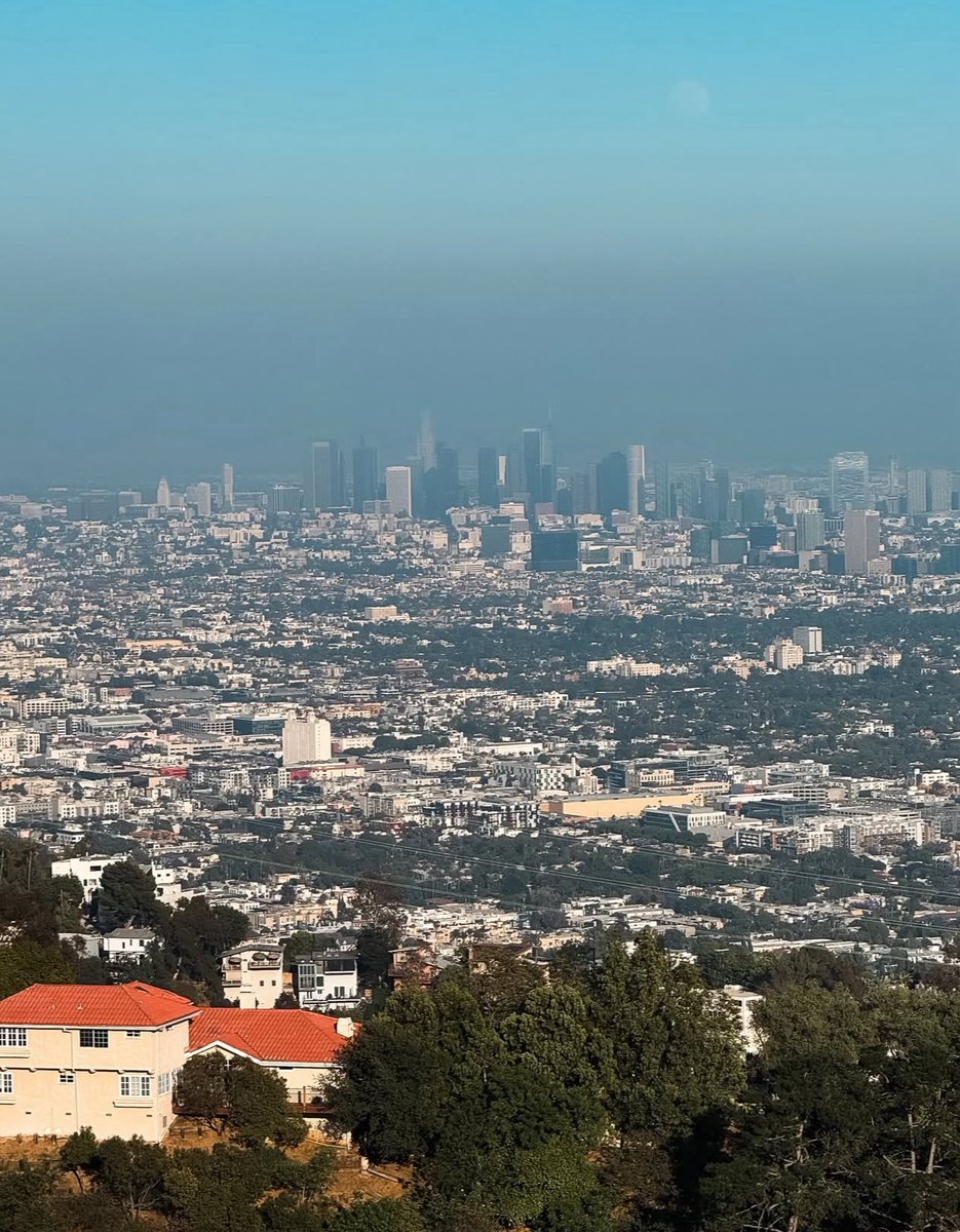 _kingRay_'s tweet image. Lagos raised  🚀 Los Angeles based.