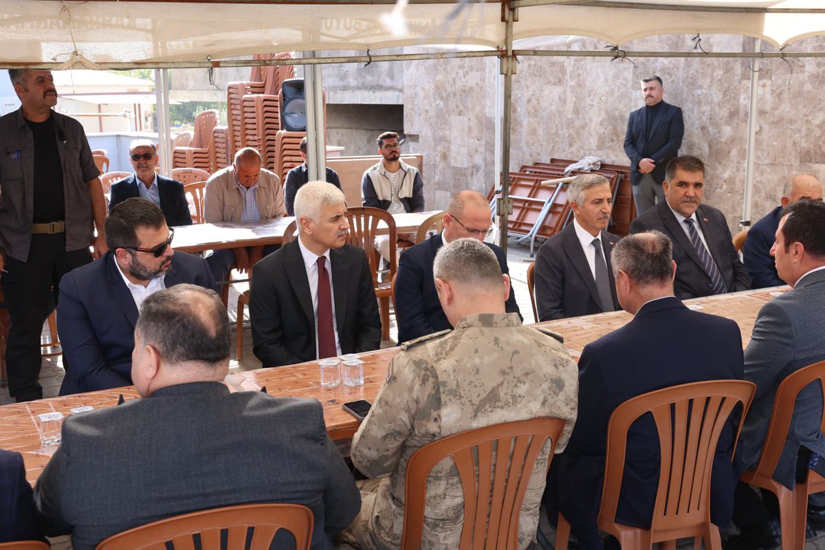 Valimiz Mükerrem Ünlüer, TUSAŞ önceki dönem Yönetim Kurulu Başkanı Prof. Dr. Rafet Bozdoğan’ın vefat eden babası Mustafa Bozdoğan için taziye ziyaretinde bulundu.
 
Vali Ünlüer, merhuma Allah’tan rahmet; Bozdoğan ailesine ve yakınlarına başsağlığı ve sabır dileklerini iletti.🤲