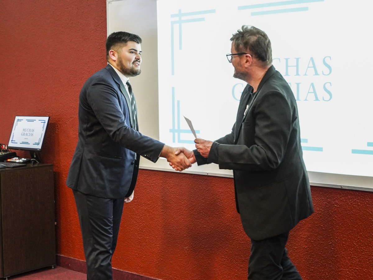 🎓 Felicitamos a Yennifer Aquino González y Marcos Paul Gauto Lombardo por las presentaciones de sus Trabajos Finales de Grado de la carrera de Arquitectura.

#Arquitectura #TFG #Presentaciones