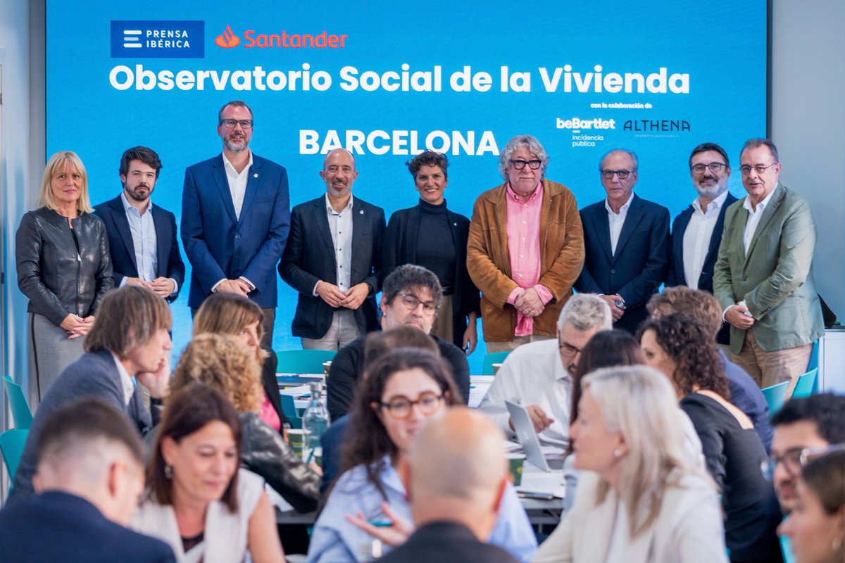 be_bartlet's tweet photo. Una cumbre de alcaldes en la sede de beBartlet.

Iniciamos un viaje por España y hacemos nuestra primera parada en Barcelona en una sesión especial con los representantes de más de 2 millones de ciudadanos. https://t.co/bBxihZ6oM8