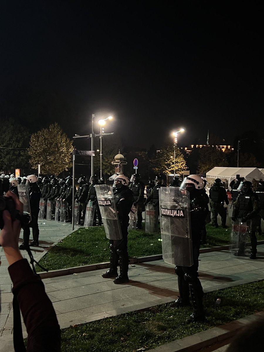 Podrska najhrabrijoj zeni ikada, zeni punoj ljubavi I patriotizma uprkos strasnom gubitku I nepravdi. Dijana Hrka uz Vas smo svim srcem I delima.