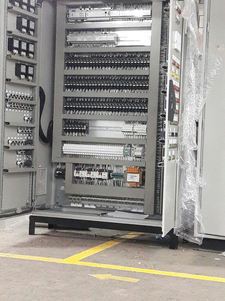 tttsttt221's tweet image. Industrial power systems demand reliability.
That’s why our switchgear is built with high mechanical endurance, smart protection, and low maintenance requirements.
Explore products: chinadegatech.com/switchgear-pro…
#IndustrialElectricity #MVSwitchgear #PowerDistribution