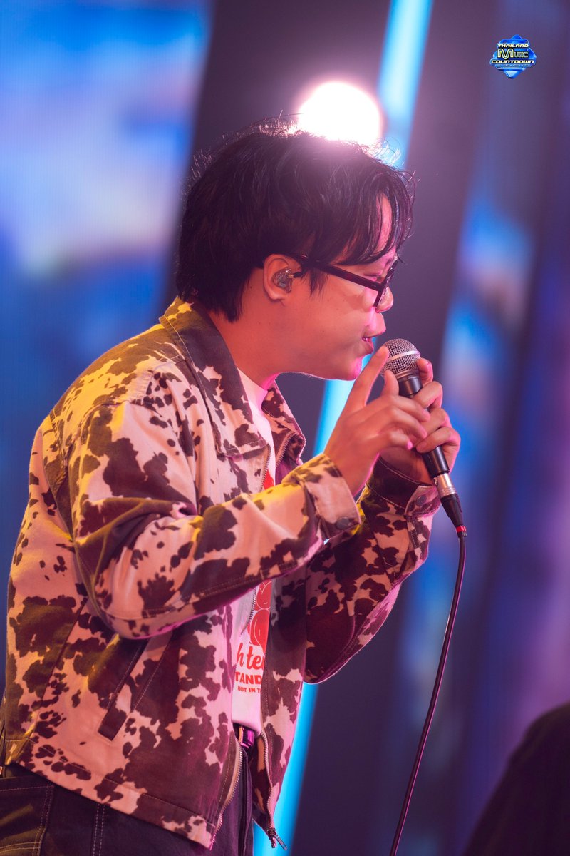 TMCcountdown's tweet photo. [Stage Show #TMC_EP24] ประจำวันวันอาทิตย์ที่ 02.11.2025

🎤 SHERRY 

📺 ติดตามชม Thailand Music Countdown ทุกวันอาทิตย์ เวลา 16.45 น. ทางช่อง 3HD
หรือดูได้ทาง Youtube Live : Thailand Music Countdown ทุกวันอาทิตย์เวลา 16.00 น.

👉🏻ติดตามข่าวสารของศิลปินที่ชื่นชอบและกิจกรรมสุด Exclusive ได้ที่ : https://t.co/nYNo9hgV3w

#sherryband #หยุดก่อน #TMC_EP24 #TMC2025 #ThailandMusicCountdown #TrueCJCreations #Ch3Thailand