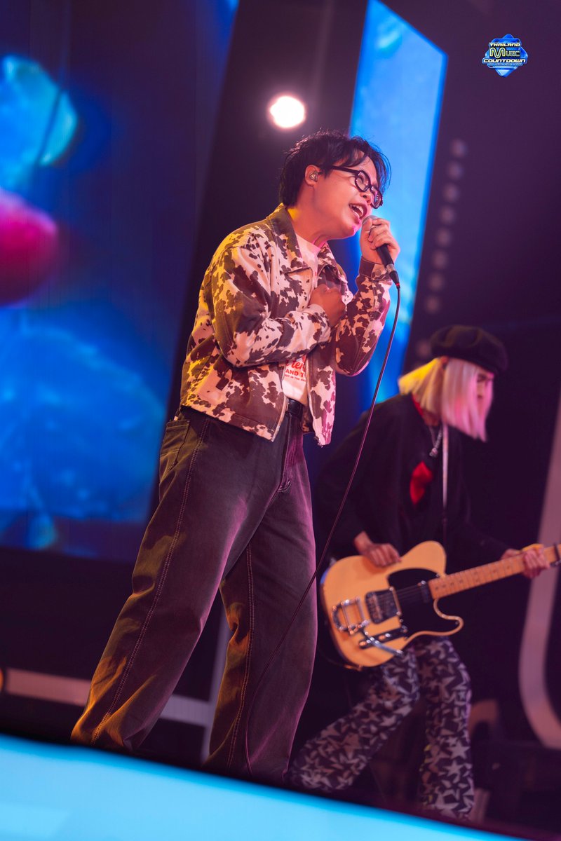 TMCcountdown's tweet photo. [Stage Show #TMC_EP24] ประจำวันวันอาทิตย์ที่ 02.11.2025

🎤 SHERRY 

📺 ติดตามชม Thailand Music Countdown ทุกวันอาทิตย์ เวลา 16.45 น. ทางช่อง 3HD
หรือดูได้ทาง Youtube Live : Thailand Music Countdown ทุกวันอาทิตย์เวลา 16.00 น.

👉🏻ติดตามข่าวสารของศิลปินที่ชื่นชอบและกิจกรรมสุด Exclusive ได้ที่ : https://t.co/nYNo9hgV3w

#sherryband #หยุดก่อน #TMC_EP24 #TMC2025 #ThailandMusicCountdown #TrueCJCreations #Ch3Thailand