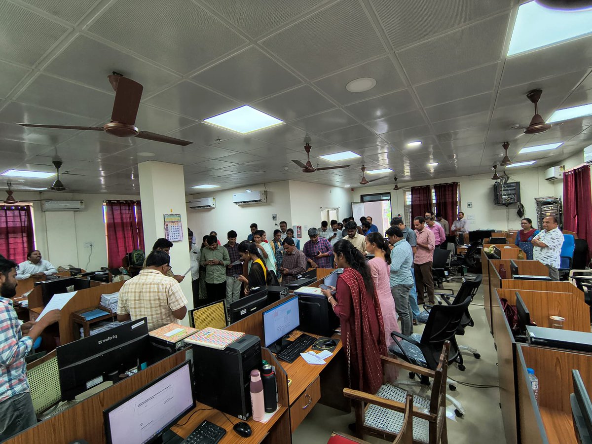 FCIDoKakinada's tweet photo. The Officers and Officials of FCI,DO,Kakinada took #IntegrityPledge as a part of Vigilance Awareness Week (27/10/2025 - 02/11/2025) on 27/10/25. #vigilanceawarenessweek2025
@FCI_Amaravati
@FCI_India
@fcisouthzone_pr
@CVCIndia https://t.co/dqnAnAwzSK