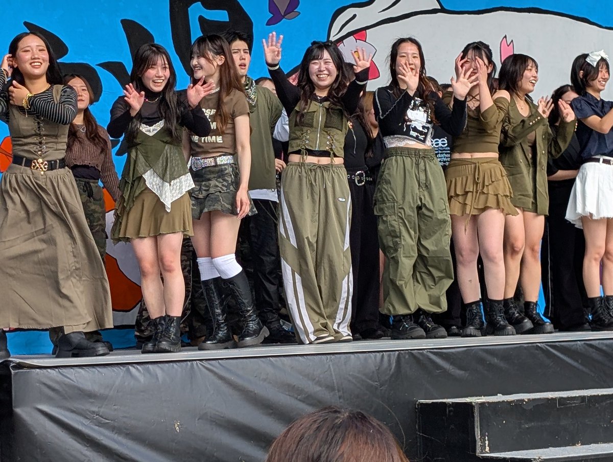 fumin50511's tweet photo. 今日は孫の大学の学園祭に行ってきました。
ダンス部の孫は張り切って踊りました。
応援団も凄い応援で楽しいひと時を過ごしました。 https://t.co/mkBlW7sqOS