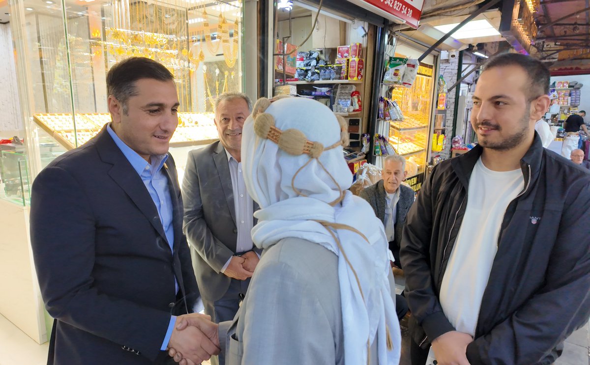karadagferhatt's tweet photo. 📍Haşimiye'deyiz!

İl yöneticilerimiz, il disiplin kurulu Başkanımız ve il gençlik kolları Başkanımız Muhammed Üveys İzol'la,
Haşimiye çarş�� esnafımızı ziyaret edip, hayırlı işler diledik.
Cumhuriyet Halk Partisi olarak daima esnafımızın yanındayız.

#sanlıurfa #Haşimiye 

@herkesicinCHP @eczozgurozel @EnsarAytekin10 @MTanal @uveysizol @EmiryetimM @ONDER_ENDER @halilbarutchp @polatahmet63