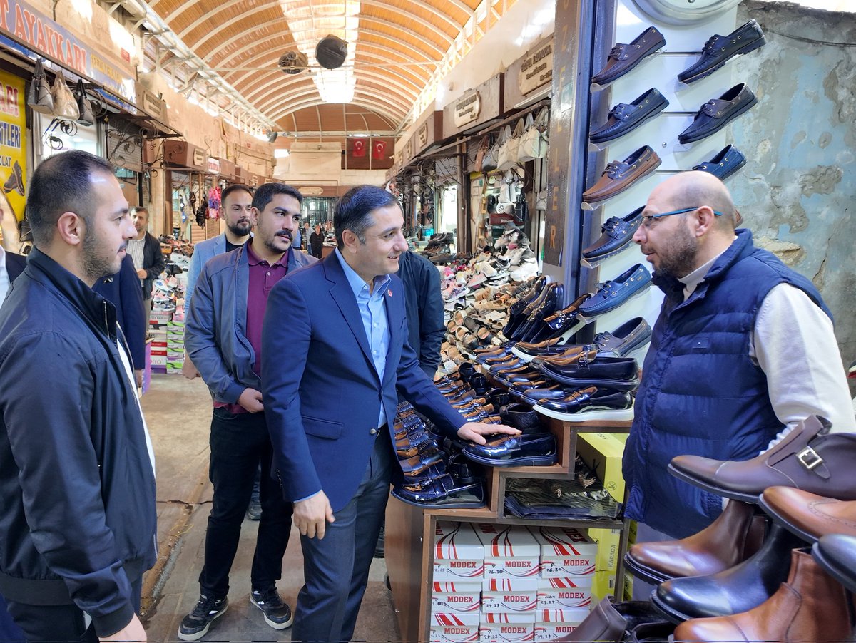 📍Haşimiye'deyiz!

İl yöneticilerimiz, il disiplin kurulu Başkanımız ve il gençlik kolları Başkanımız Muhammed Üveys İzol'la,
Haşimiye çarşı esnafımızı ziyaret edip, hayırlı işler diledik.
Cumhuriyet Halk Partisi olarak daima esnafımızın yanındayız.

#sanlıurfa #Haşimiye