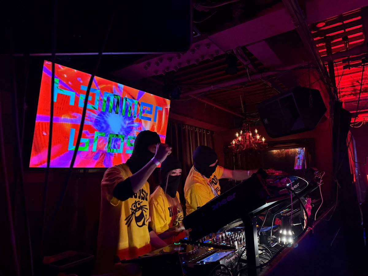 Now playing Hammer Bros.!
#trdm