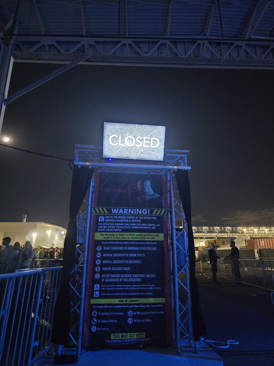 HHN365's tweet photo. See you next year, HHN. https://t.co/swO6dbBaRa