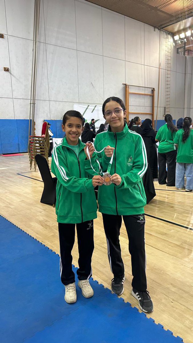 🥋| حقق فريق الكاراتيه النسائي بالجولة النهائية للدوري الممتاز المركز الخامس بالترتيب العام لفئة (تحت ١٤سنة )على مستوى المملكة وذلك بعد تحقيق 
اللاعبه لمار الجميعه الميدالية البرونزية 🥉 .
 واللاعبه امل عبدالرحيم المركز الخامس.

#نجمة_عنيزة