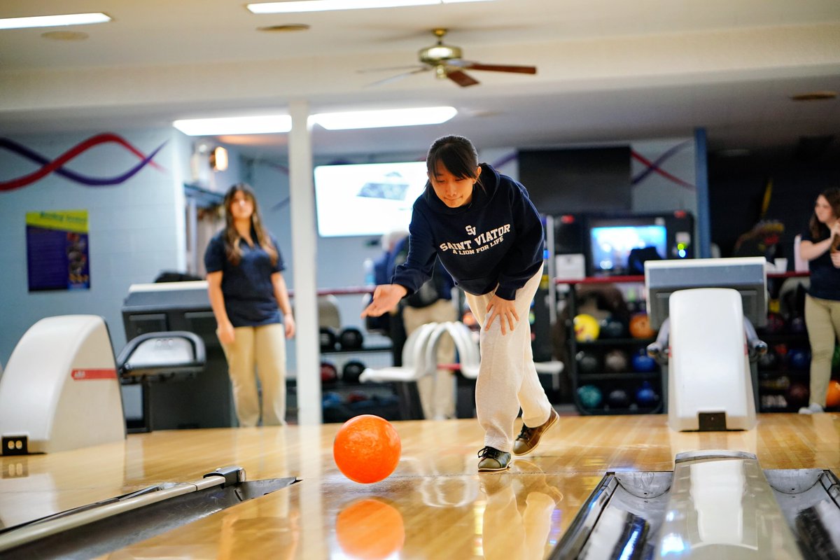 Saint Viator Bowling tweet media