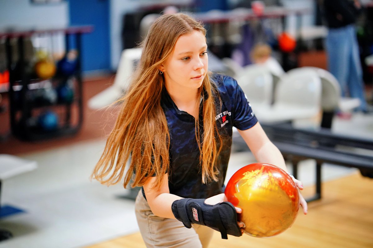 Saint Viator Bowling tweet media