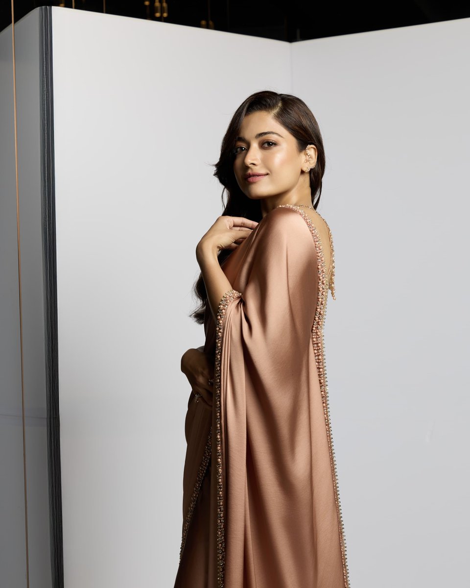 Hello there. 
Look what I wore for Siima 🐒❤️ 
For the special evening!❤️