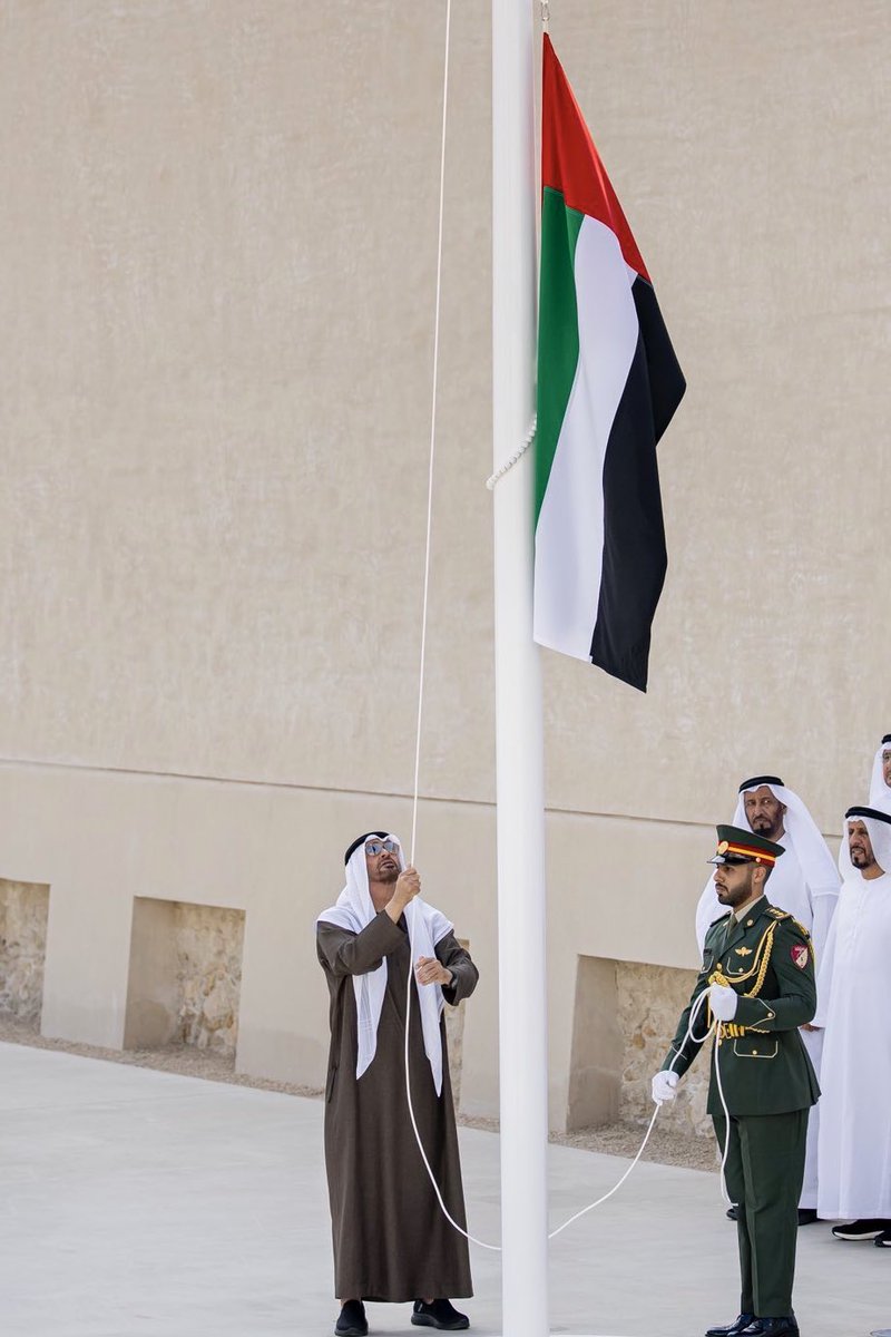 دام الأمان وعاش العلم🇦🇪
#يوم_العلم