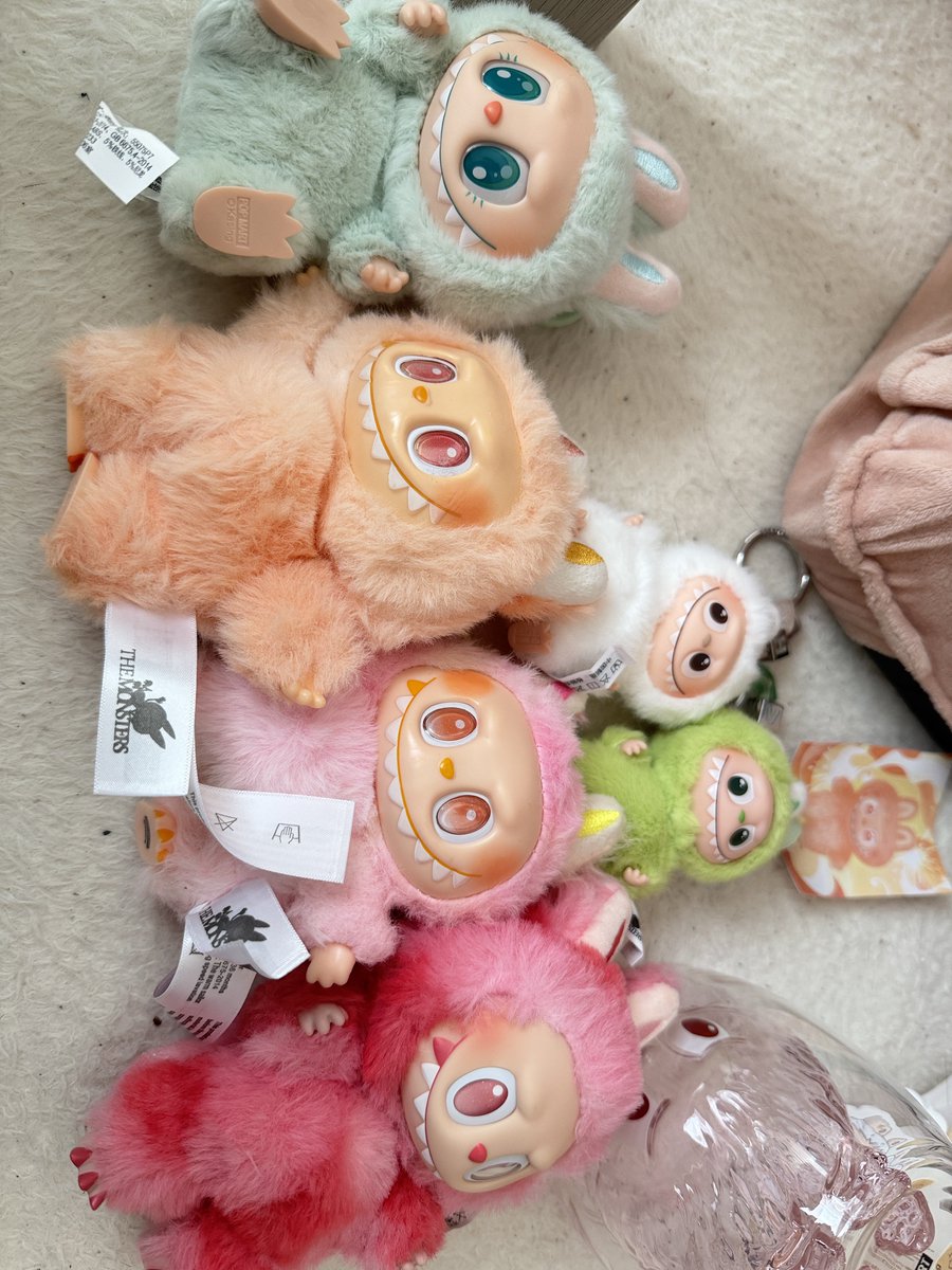 Toshibon827's tweet image. ラブブもらった