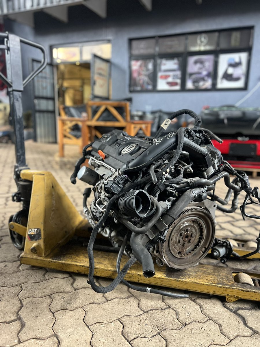 ken_direct's tweet photo. We are dispatching this clean 1.4 CAX engine to our esteemed client for his Volkswagen MK6. It’s a turbocharged engine which delivers smooth acceleration, great fuel economy and an impressive power-to-size ratio. It’s perfect for car enthusiasts who love tuning potential. https://t.co/4CZiXb9l5e