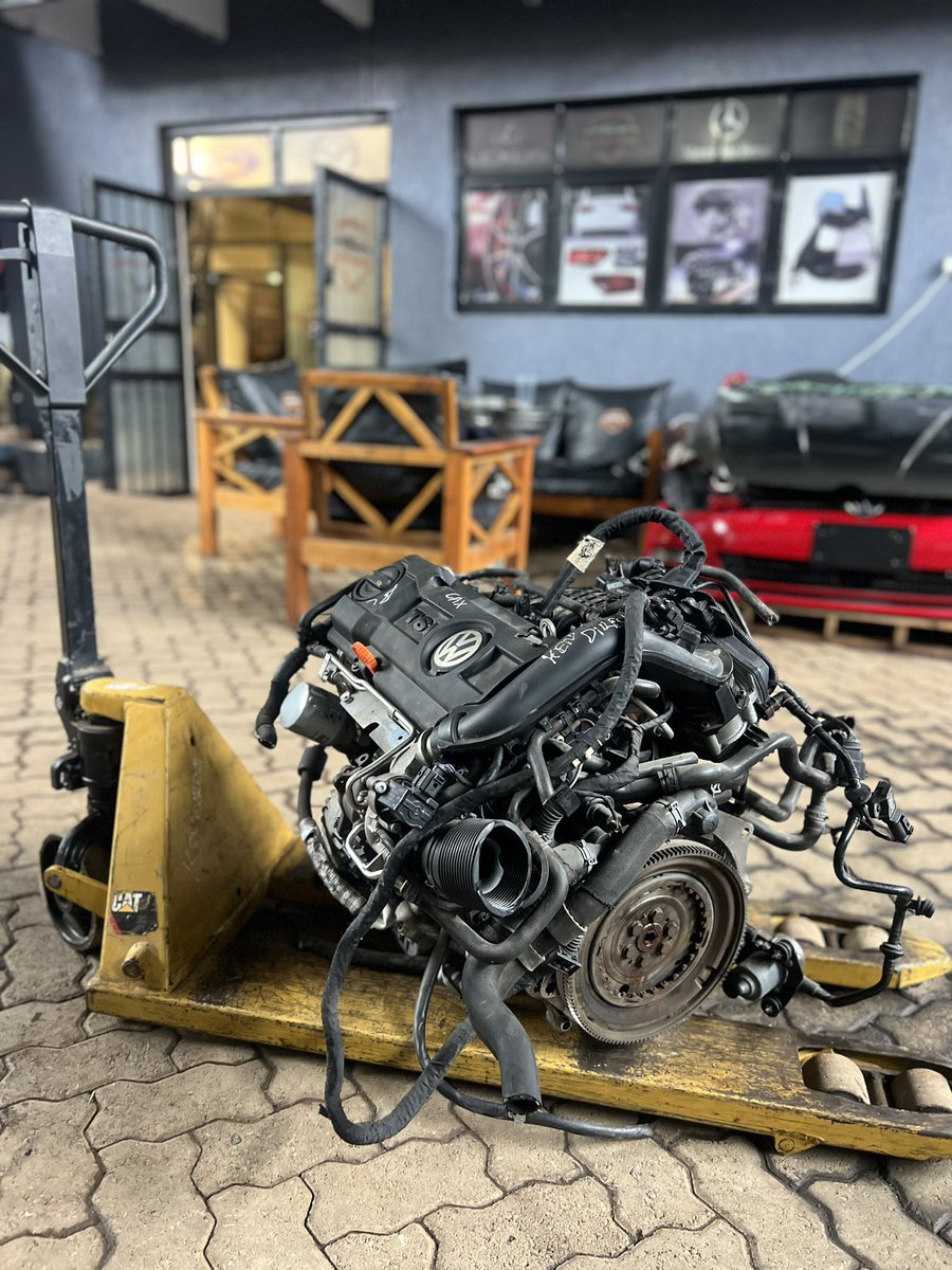 ken_direct's tweet photo. We are dispatching this clean 1.4 CAX engine to our esteemed client for his Volkswagen MK6. It’s a turbocharged engine which delivers smooth acceleration, great fuel economy and an impressive power-to-size ratio. It’s perfect for car enthusiasts who love tuning potential. https://t.co/4CZiXb9l5e