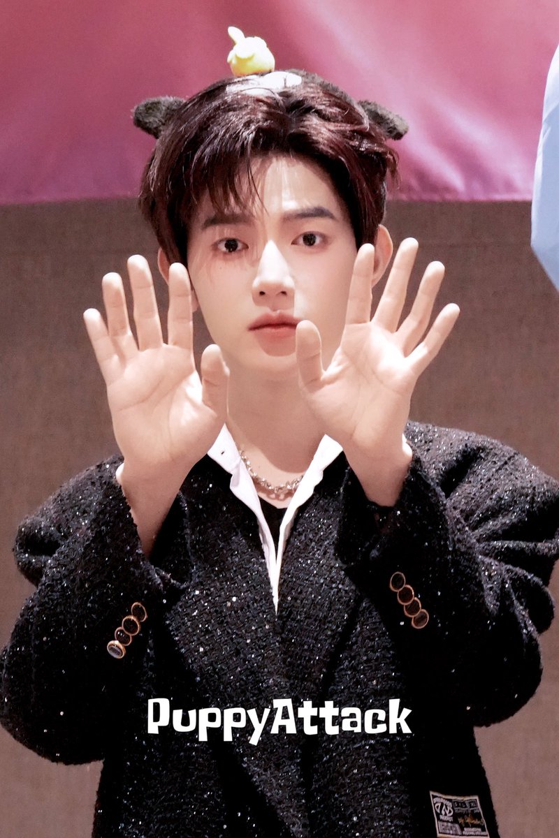 PuppyAttack_'s tweet photo. 251101 Japan Offline Fansign
#장하오 #章昊 #ジャンハオ #ZHANGHAO #ZEROBASEONE #제로베이스원 #ZB1 https://t.co/Bj73JjkrFV