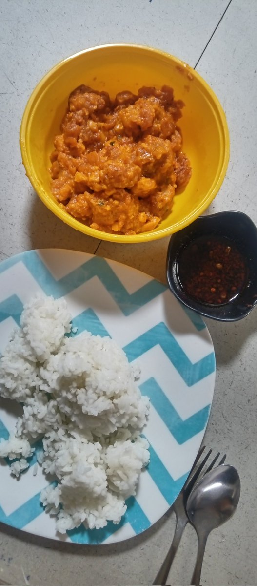 Quick late lunch before running errands

Leftover Salted egg ineme from Best Of Luck 😍