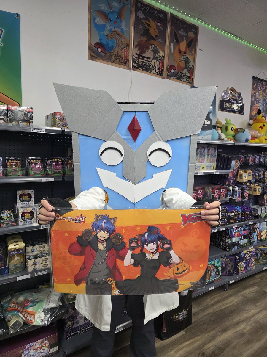 Trick or Trigger! at <a href="/88Cardhouse/">88 Cardhouse</a>

#CardfightVanguard #TCG #HalloweenTrickorTrigger2025 #Halloween   

Vangaro (<a href="/AtelierBarrel/">Barrel</a>) and Yuyu (<a href="/Dragon8Blade/">Tempest @backlog may-sep cfv zine</a>) battlin it out for who wants that mat but clearly you already know who won😭😭