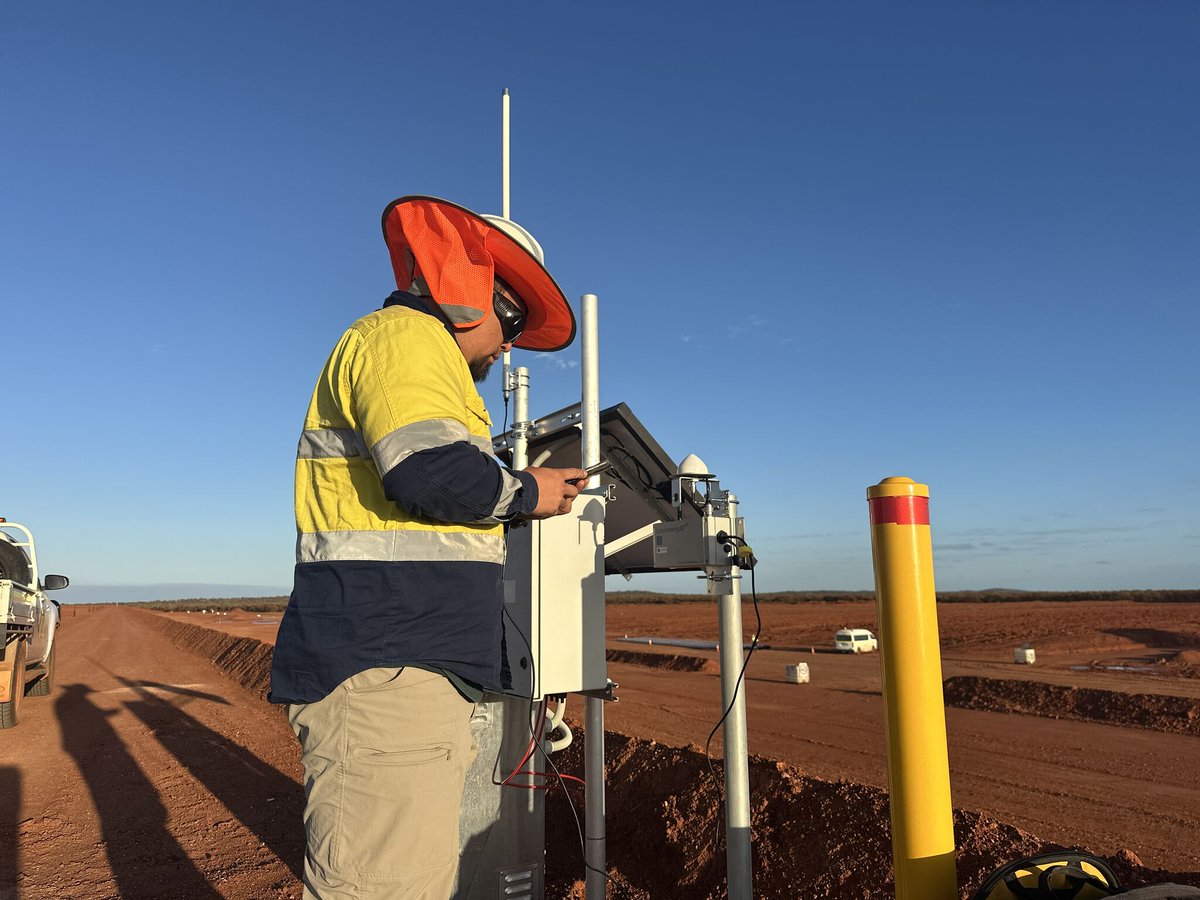 Worldsensing's tweet image. 🛰️GNSS in action -  Use case #4

Kudos to the Geomotion Australia team for successfully deploying our #GNSSMeter at a Tailings Storage Facility, marking the first GNSS deployment of its kind in Australia! 🇦🇺🥇

📷 Geomotion Australia