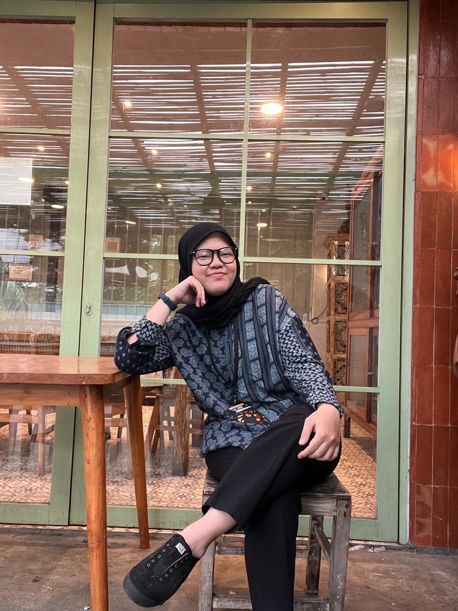 ssalsaallysia's tweet photo. Still Alive ❤️‍🔥👓 https://t.co/8dwPxXpeCR
