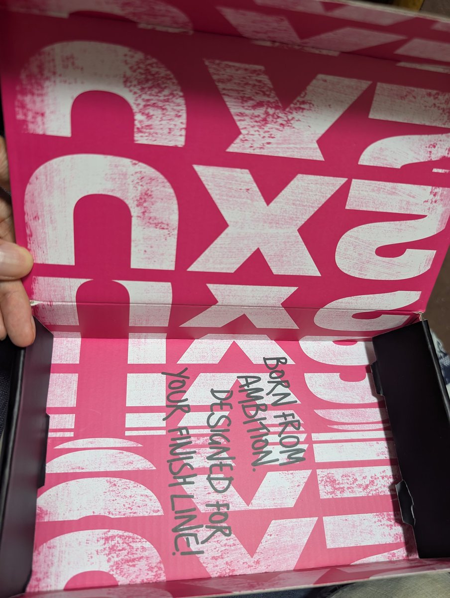 deep1025's tweet image. レース用のハーフタイツ、新調しました！

初の2xu🤟

なんか、スマホとか補給食、鍵とか入れるポケットもかなりあって便利。

#2xu 
#結構高かった