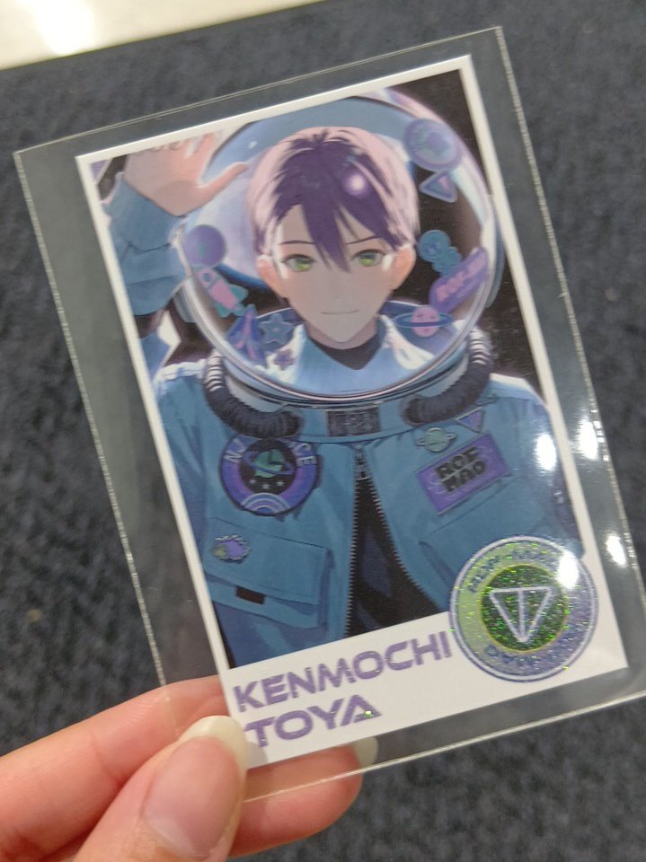 キラ tweet media