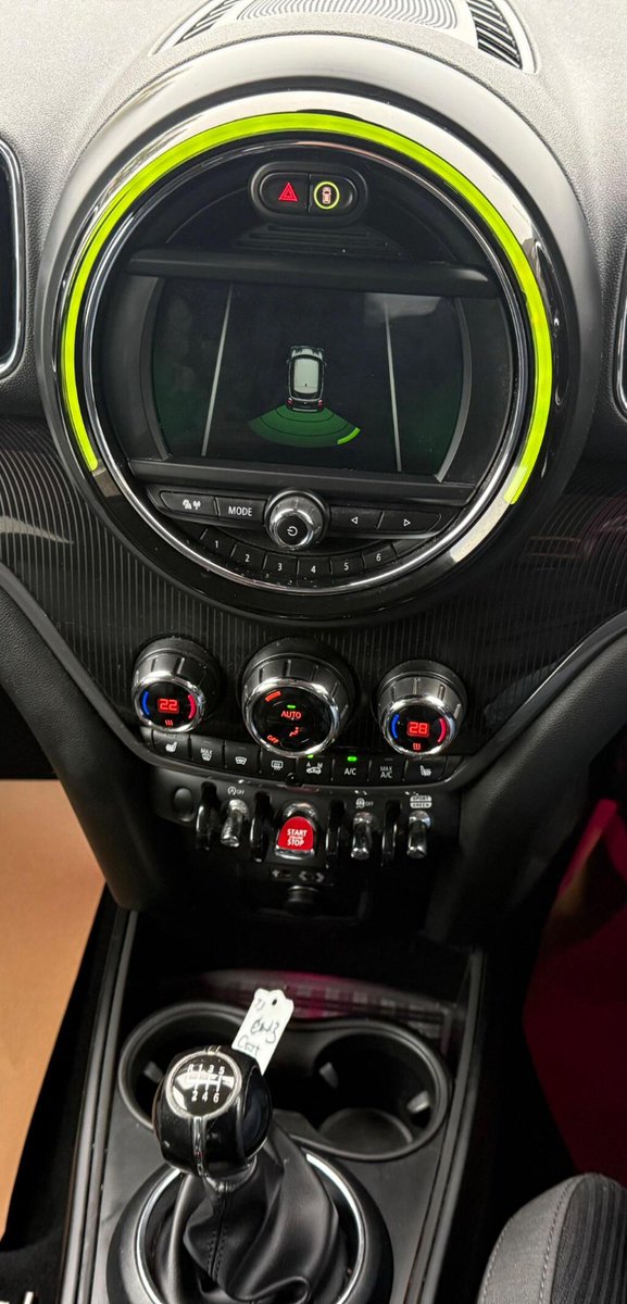 ManualsKE's tweet image. 🚘 FOR SALE: 2018 MINI Countryman (Manual)
💙 Body colour: Blue
🏁 Engine: 1.5L Cooper Euro 6 (s/s)
⛽ Fuel type: Petrol
📅 Registration: 2018 (18 reg)
📍 Mileage: 115 872 km
🚪 Doors: 5 
🪑 Seats: 5
⚙️ Gearbox: Manual
🚙 Body type: SUV
✨ Clean, stylish, and fun to drive perfect…