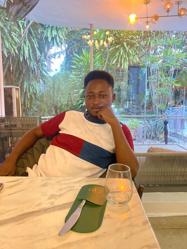 thalamus__'s tweet image. Living vs Theatre