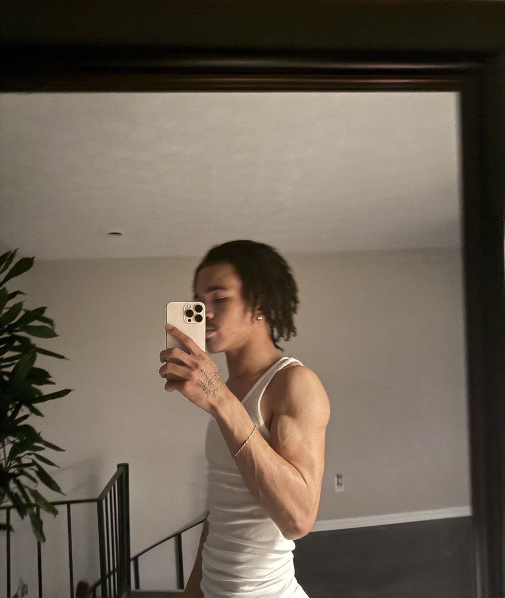 DaMemphisPlug's tweet image. he hooked on phonics 😈🥰