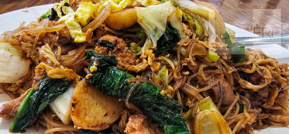 FOODSpectral's tweet image. sauteed rice noodles makes a huge carbo lunch..
.
.
#Ricenoodles #Foodie #Foodspectral #Foodphotography