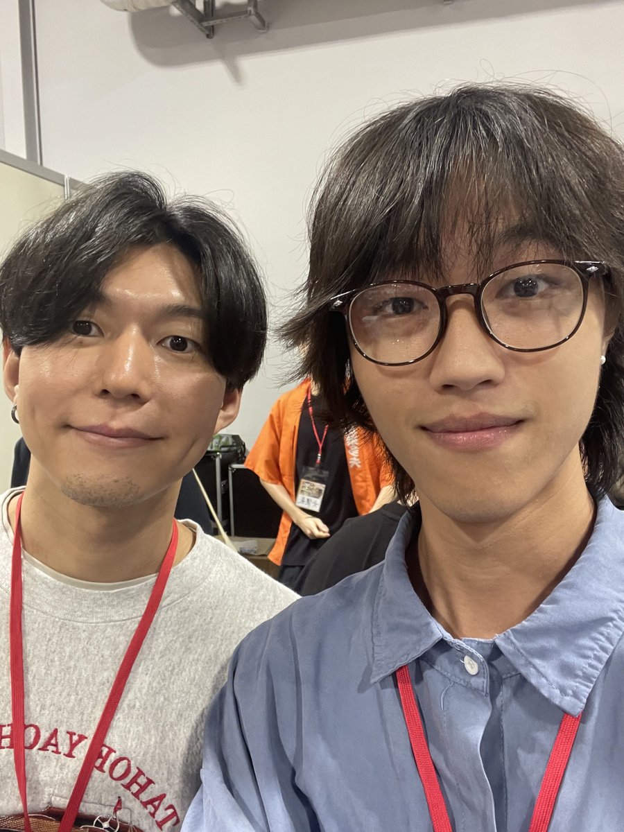 Bickhsu's tweet photo. 被 @Bizi_N  拉來參加 RF
結束後馬上誇下海口
約定明年兩場比賽 兩件作品

感謝
@duhma5417 
@_kira_payton_ 
@meichime_1223 
@mnightinga 
還有其他朋朋來看看烏龍麵

i 人如我慶幸有跟偶像 @shiyumaimai  合照到
但可惜沒要到簽名 QQ
接下來繼續好好在生活上努力 !
頑張ります 😭 https://t.co/LJ2DVqXOux