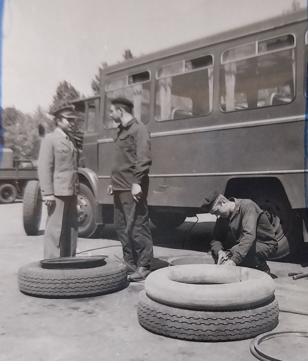 Bardzo zainteresowało mnie zagadnienie teleportacji kwantowej ludzi. Można by co rano teleportować kadrę Instytutu z osiedla do koszar, zamiast wożenia Osinobusem. Fantastyczna oszczędność na paliwie i ogumieniu.