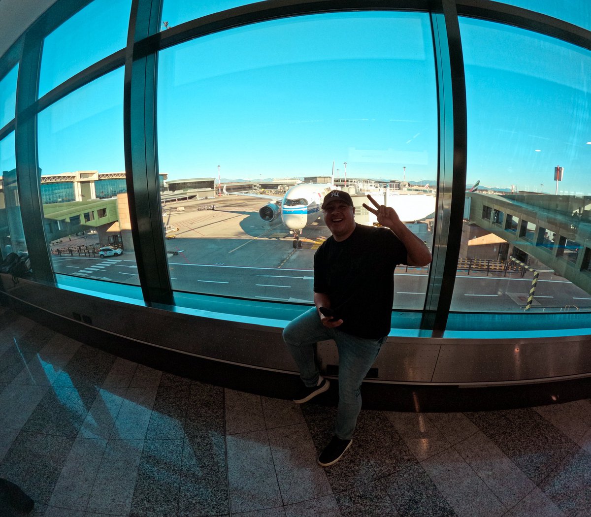djsystemid's tweet photo. Ahora nos toca vuelo de conexión 🛫 Newark, New Jersey. 🇺🇸

𝐆𝐫𝐚𝐳𝐢𝐞 𝐚 𝐭𝐮𝐭𝐭𝐢 𝐩𝐞𝐫 𝐥𝐞 𝐯𝐨𝐬𝐭𝐫𝐞 𝐝𝐢𝐦𝐨𝐬𝐭𝐫𝐚𝐳𝐢𝐨𝐧𝐢 𝐝𝐢 𝐚𝐟𝐟𝐞𝐭𝐭𝐨.

📍Aeropuerto Internacional de Milán, Italia. 🇮🇹 https://t.co/ETPGi8KgWq